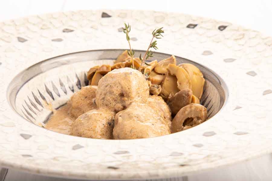 albondigas-con-salsa-de-pimienta-catering